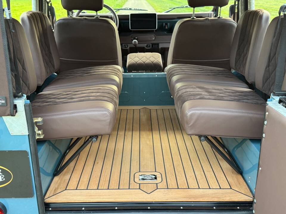 Image 20/33 de Land Rover Defender 90 (1997)
