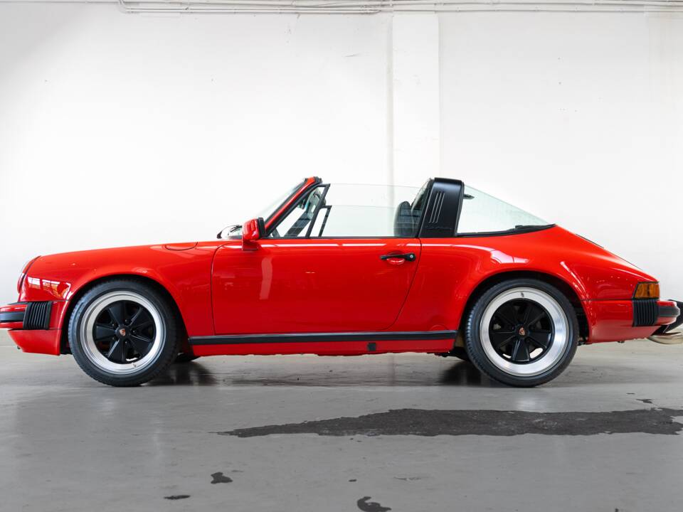 Image 4/31 of Porsche 911 Carrera 3.2 (1988)