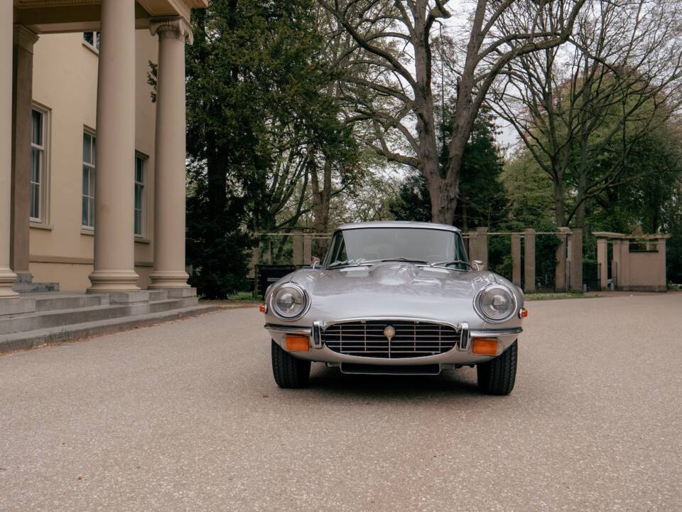 Bild 3/81 von Jaguar E-Type V12 (2+2) (1971)
