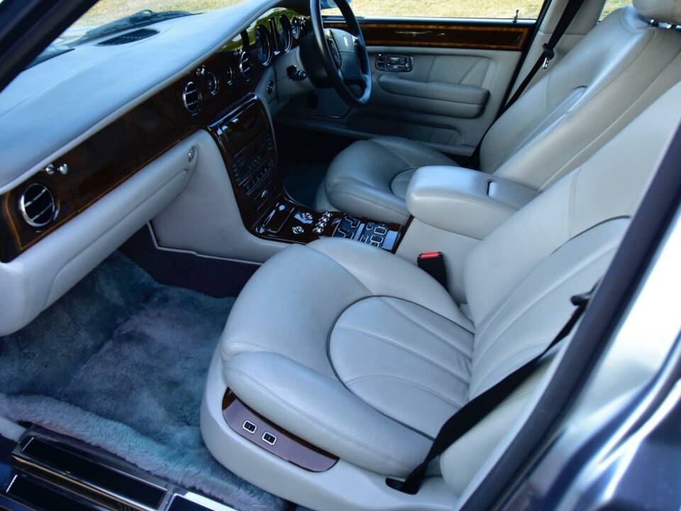 Image 32/50 of Rolls-Royce Silver Seraph (1998)
