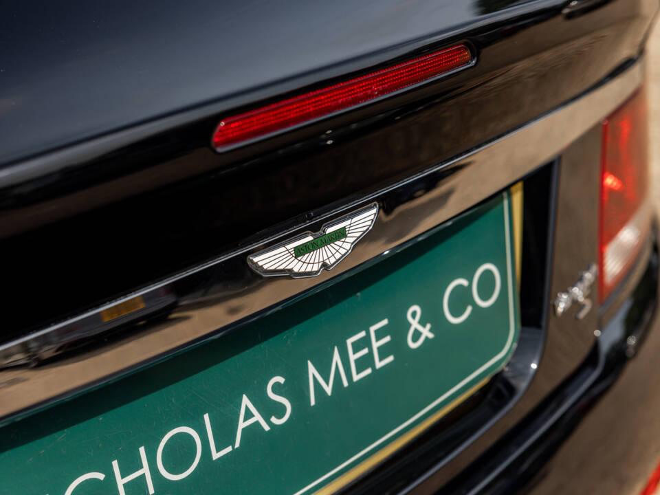 Image 24/56 of Aston Martin V12 Vanquish S (2005)