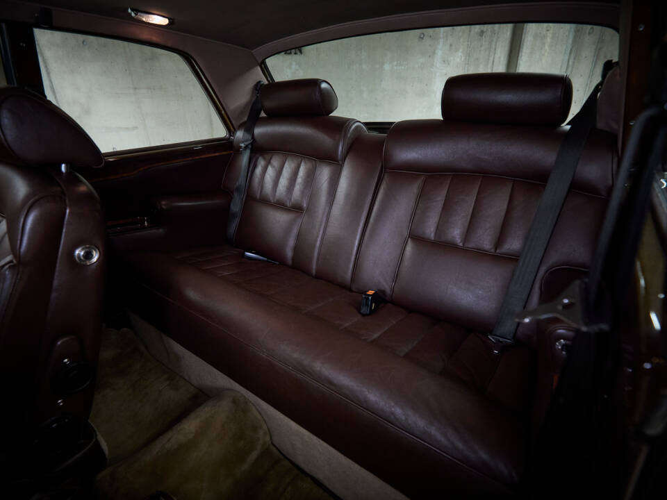 Image 46/99 of Rolls-Royce Corniche I (1979)
