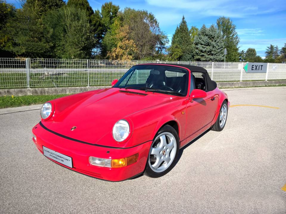 Image 18/19 of Porsche 911 Carrera 2 (1990)