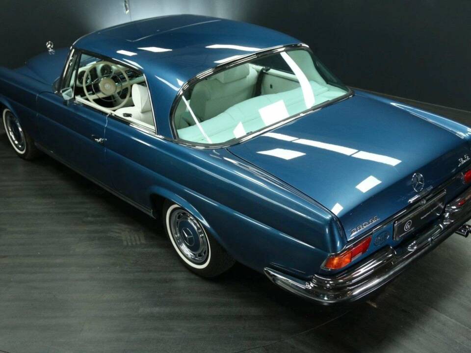 Image 35/50 of Mercedes-Benz 280 SE 3,5 (1971)