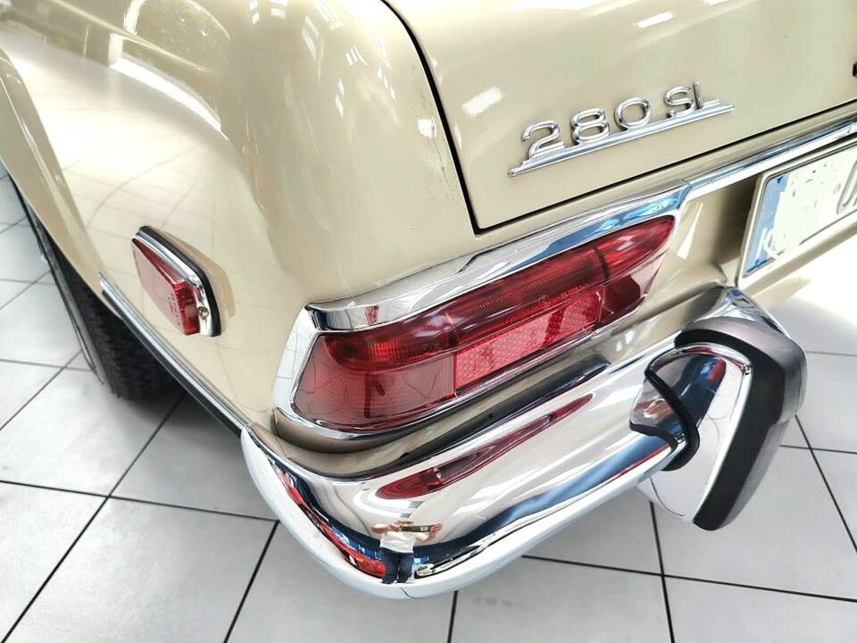 Image 15/58 of Mercedes-Benz 280 SL (1969)