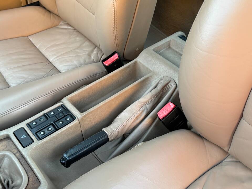 Immagine 8/99 di BMW 735i (1988)