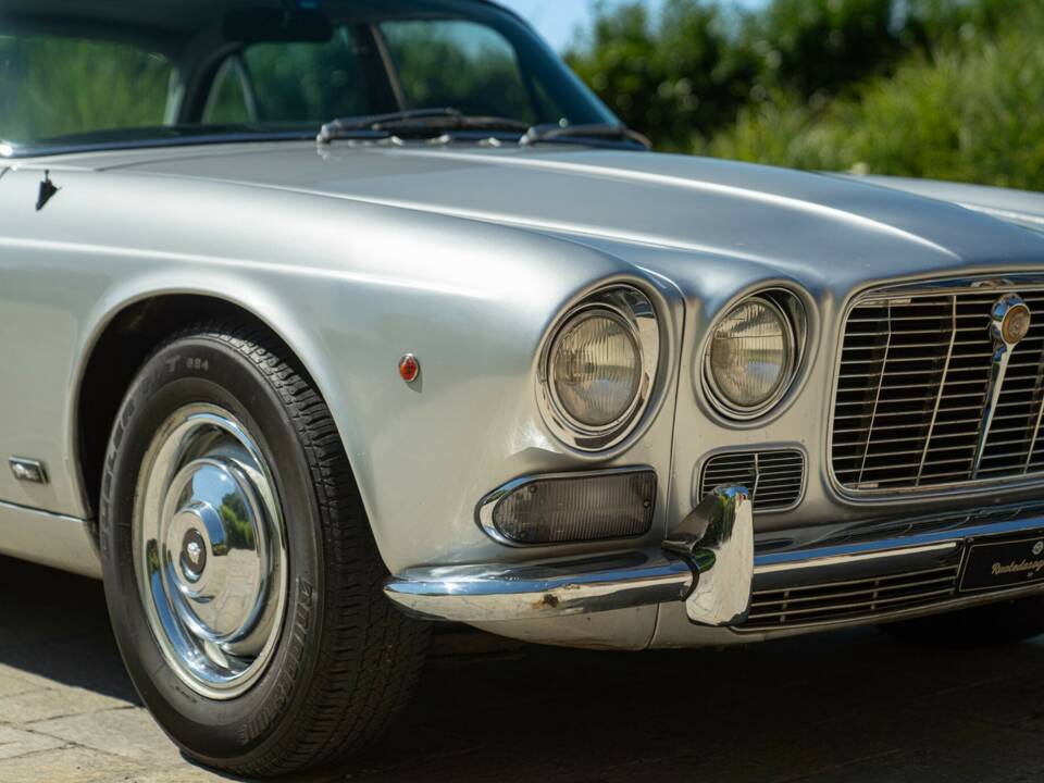 Image 37/50 of Jaguar XJ 6 4.2 (1970)