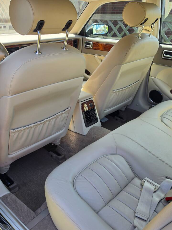 Image 26/26 of Jaguar XJ 6 4.0 Sovereign (1996)
