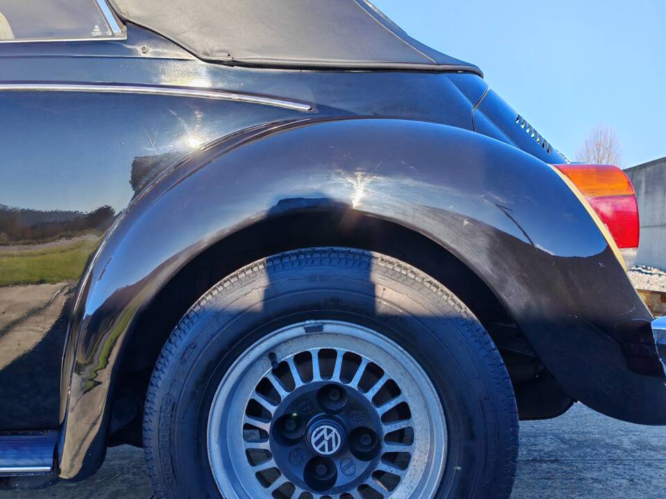 Bild 18/35 von Volkswagen Käfer 1303 LS (1975)