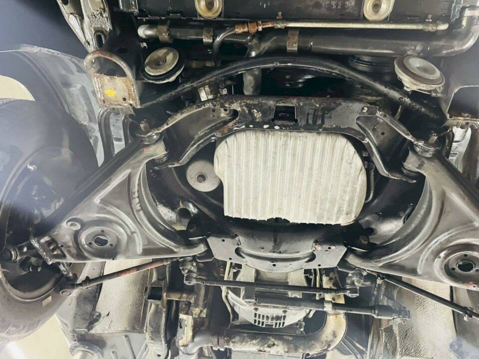 Image 31/36 of Mercedes-Benz 560 SL (1986)