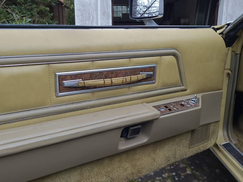 Immagine 14/34 di Lincoln Continental Mark IV (1974)