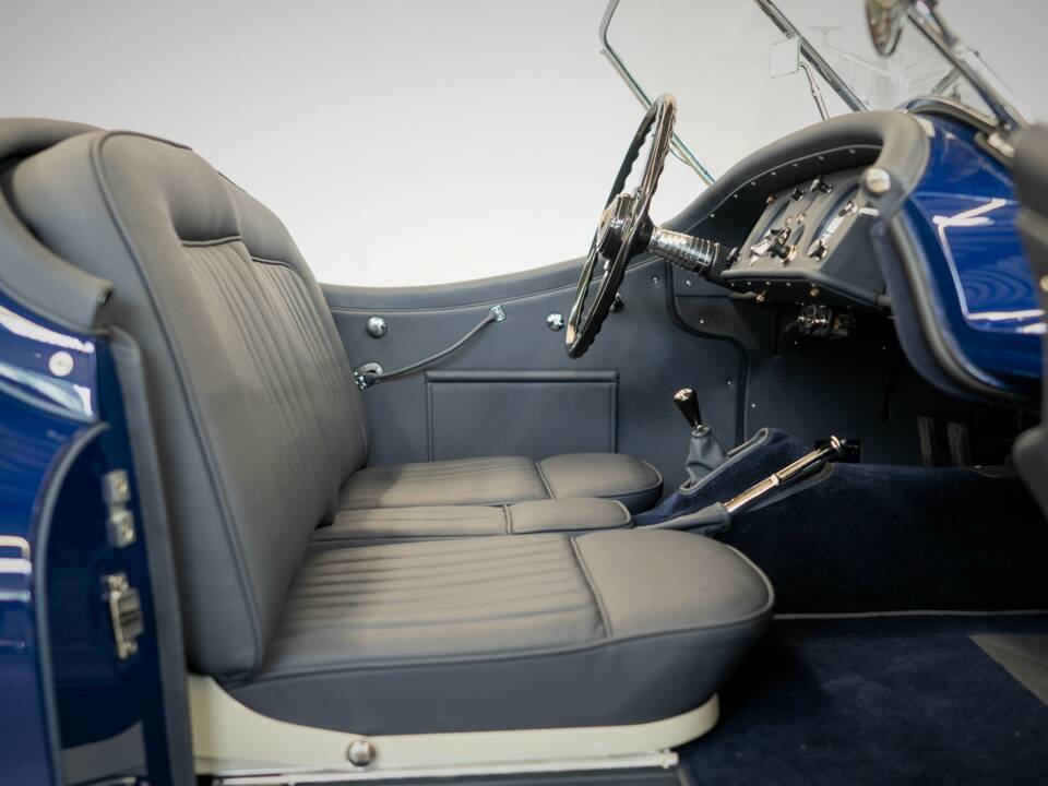 Immagine 54/62 di Jaguar XK 140 OTS (1954)