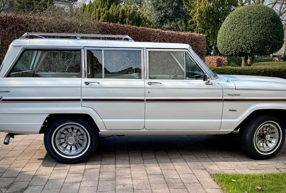Image 6/50 of Jeep Wagoneer Brougham (1982)