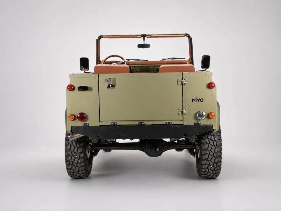 Bild 21/47 von Land Rover 90 (1990)