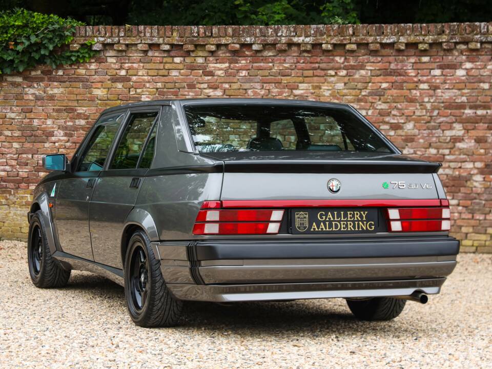 Image 2/50 of Alfa Romeo 75 3.0 V6 QV (1988)