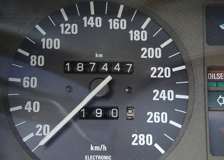 Bild 8/10 von BMW M 635 CSi (1984)