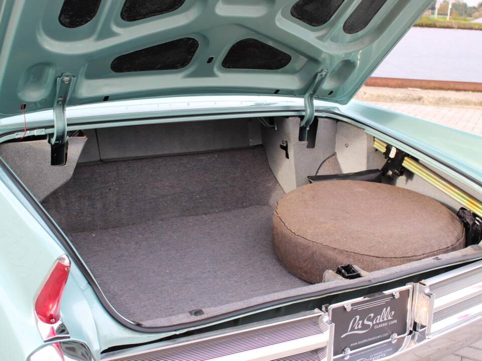 Image 25/29 of Cadillac 62 Convertible (1963)