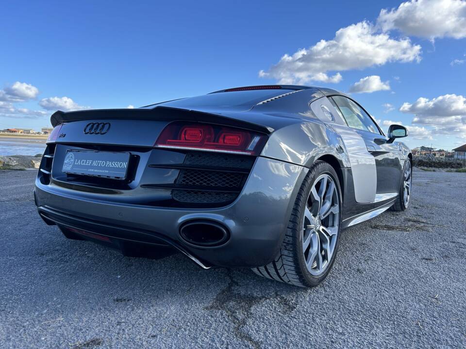 Immagine 3/7 di Audi R8 V10 (2009)
