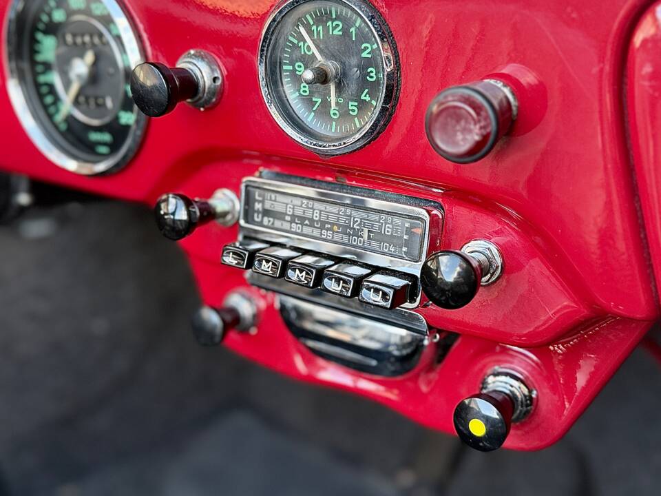 Immagine 17/28 di Porsche 356 C 1600 SC (1964)