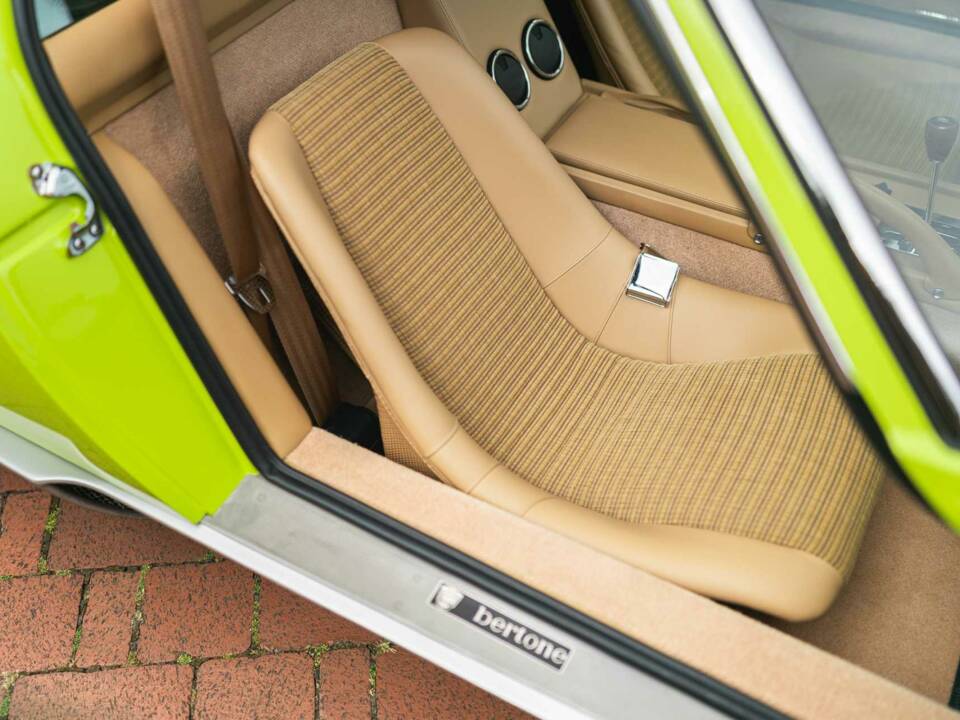Bild 21/30 von Lamborghini Miura P 400 S (1968)