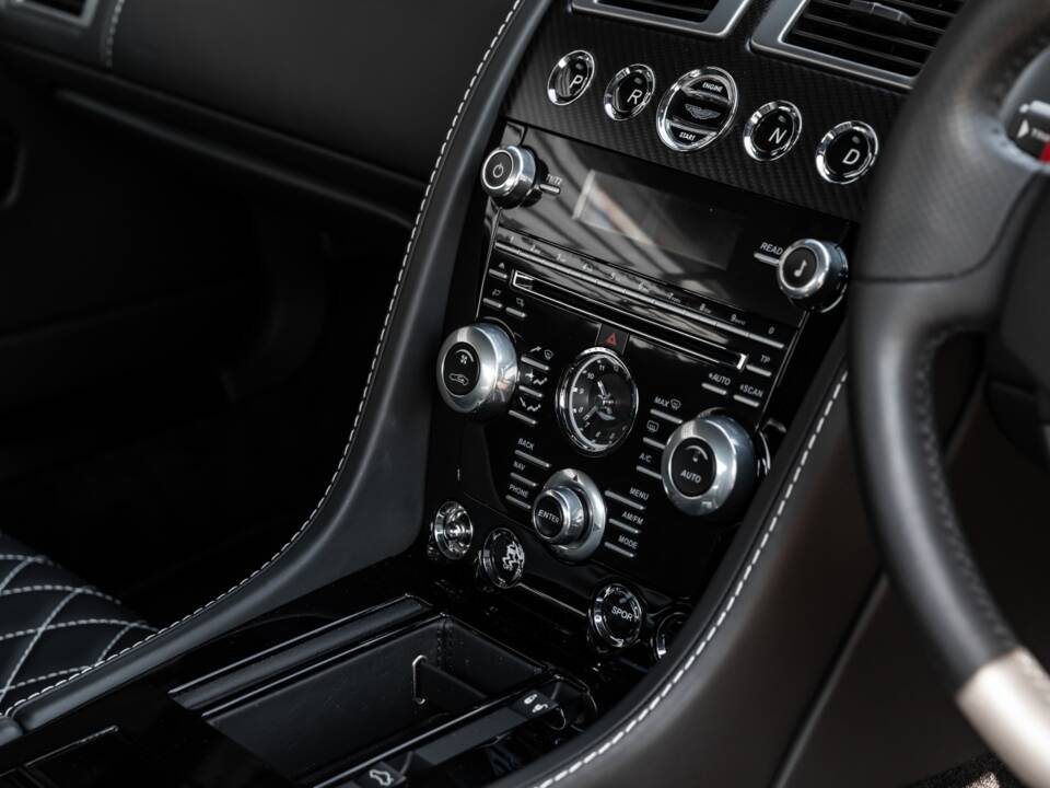 Image 40/59 of Aston Martin DBS (2012)