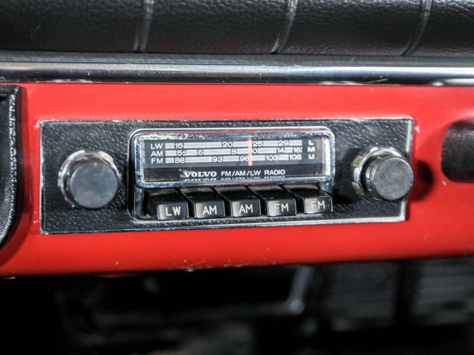 Image 37/50 of Volvo P 123 GT (1968)