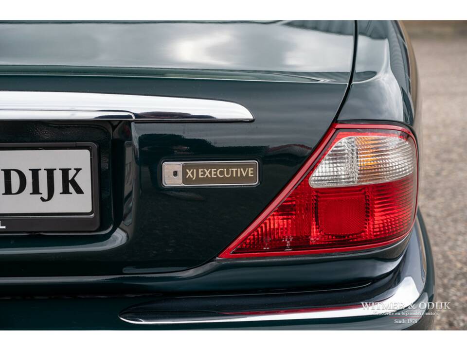 Bild 18/30 von Jaguar XJ 8 Executive (1998)