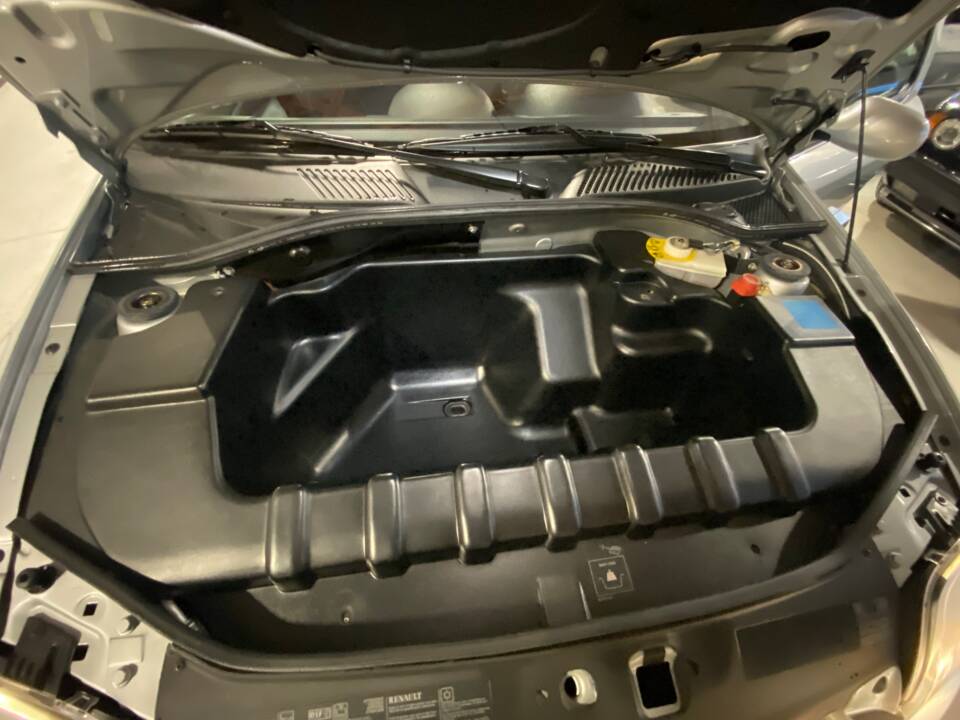 Immagine 16/43 di Renault Clio II V6 (2001)