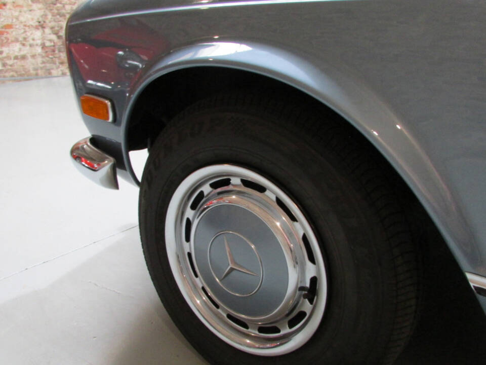 Bild 23/26 von Mercedes-Benz 280 SL (1969)