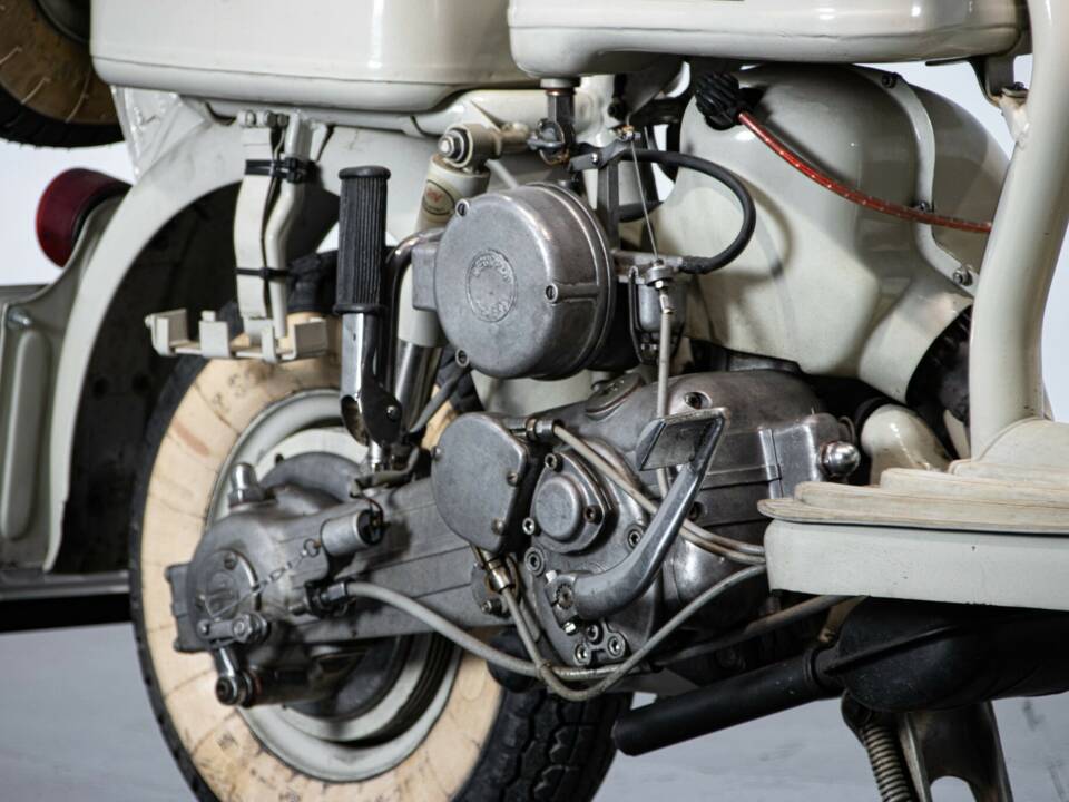 Bild 36/50 von Innocenti Lambretta 150 D (1956)