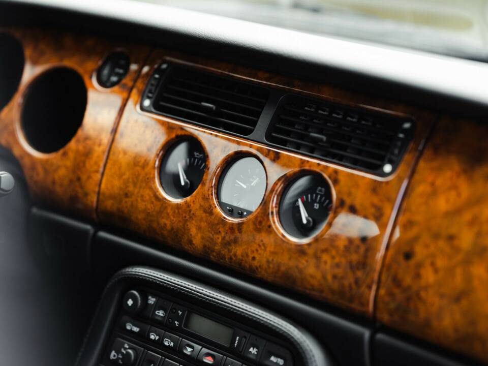 Immagine 17/28 di Jaguar XK8 4.0 (1999)