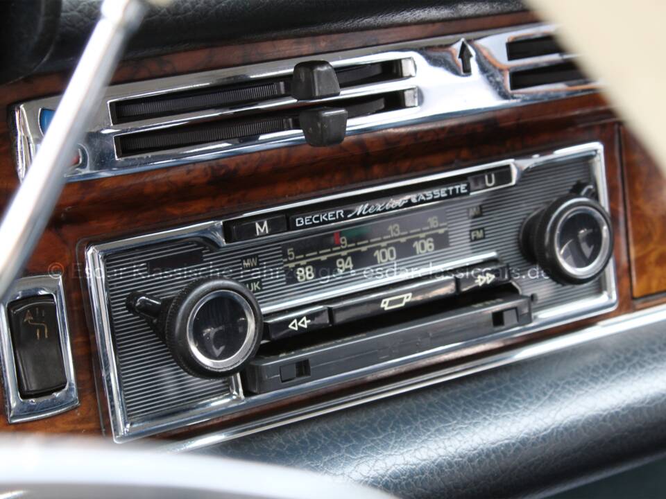 Image 15/35 de Mercedes-Benz 300 SEL 3.5 (1971)