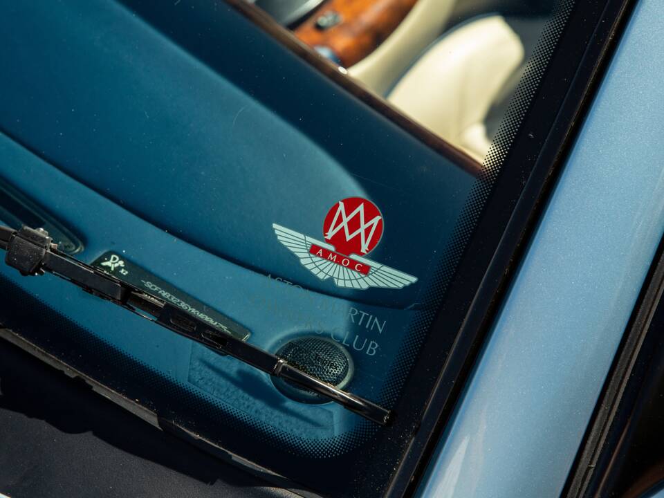 Immagine 26/46 di Aston Martin DB 7 Vantage Volante (2000)
