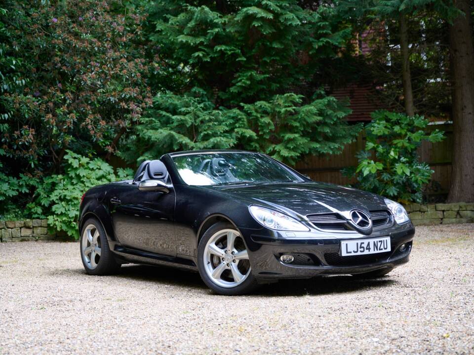 Image 13/50 of Mercedes-Benz SLK 350 (2004)
