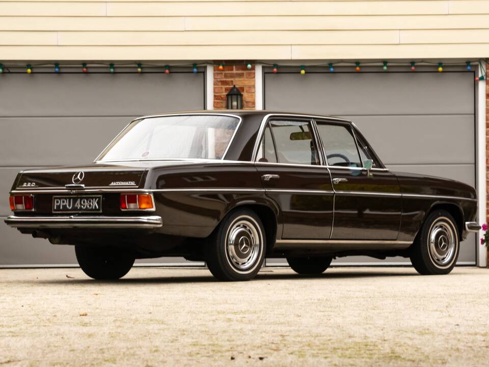 Immagine 3/50 di Mercedes-Benz 220 (1971)