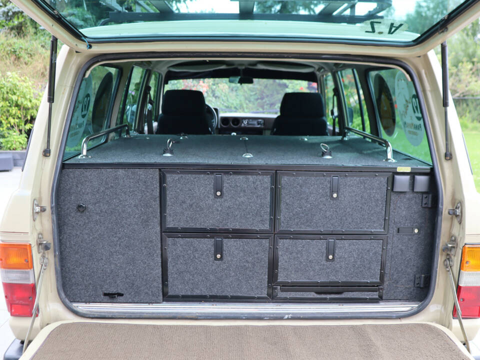 Bild 17/50 von Toyota Land Cruiser FJ 60 (1984)