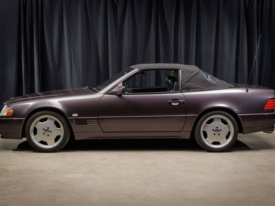 Image 6/43 of Mercedes-Benz 300 SL (1992)