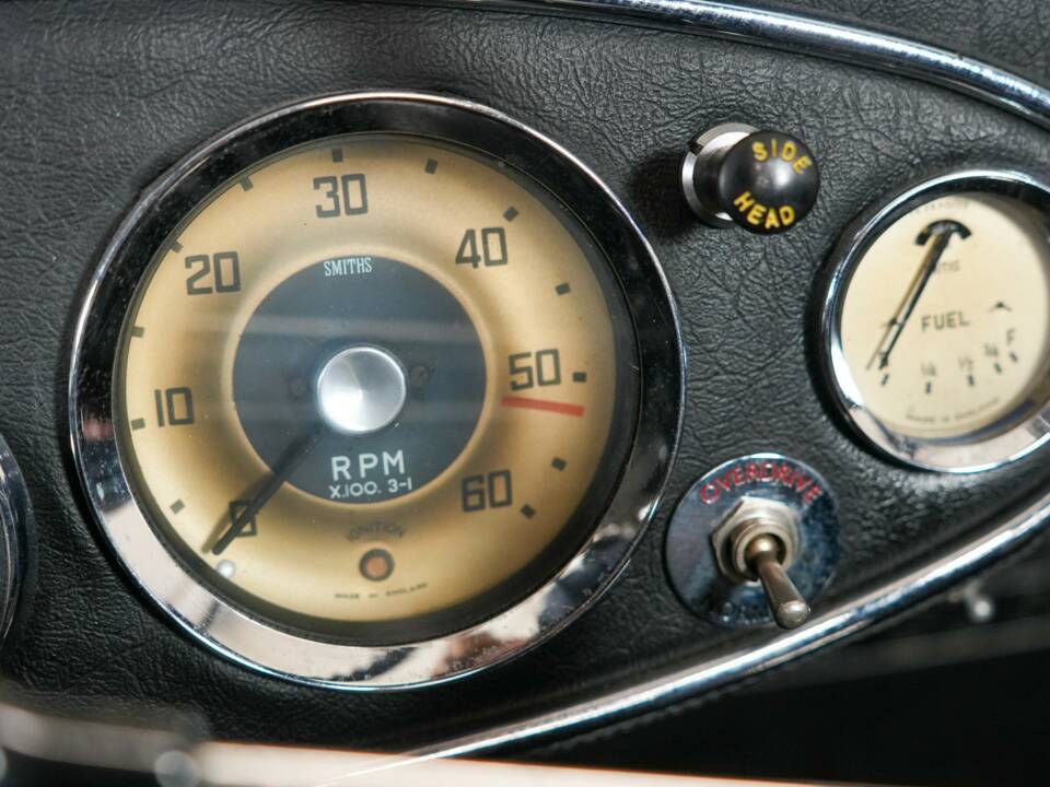 Image 30/43 of Austin-Healey 3000 Mk II (BJ7) (1963)