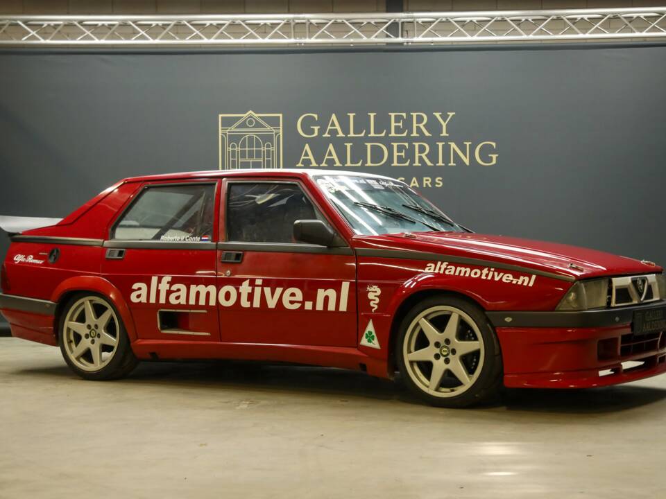 Image 48/50 de Alfa Romeo 75 3.0 V6 QV (1990)