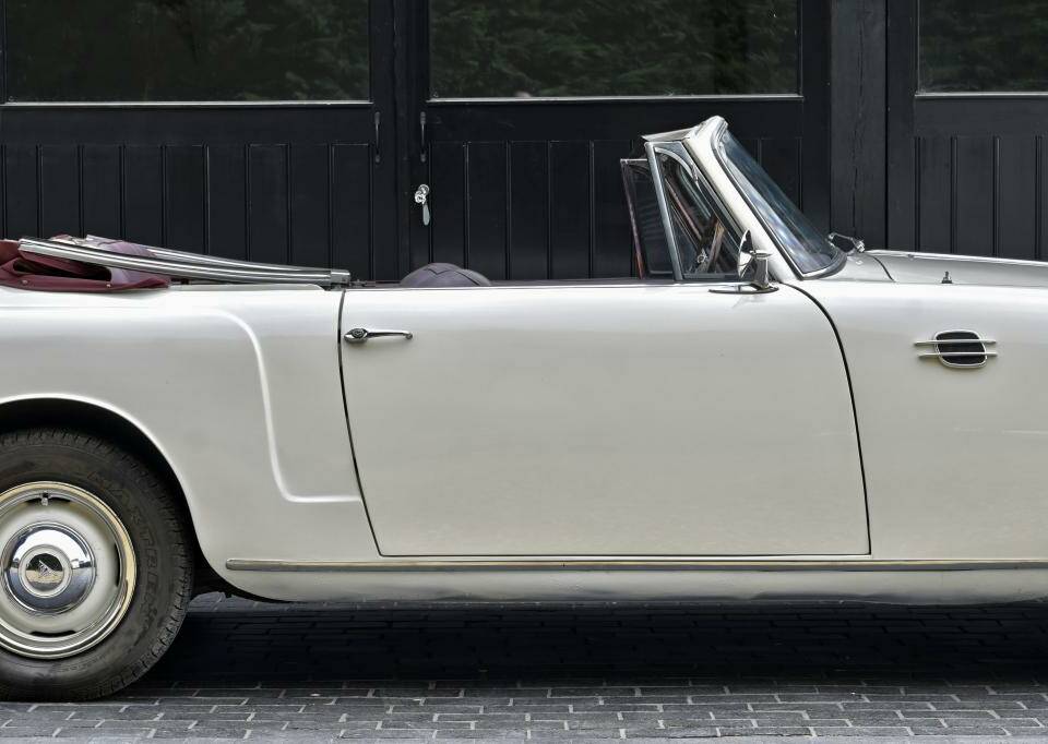 Image 24/50 of Alvis TD 21 (1962)