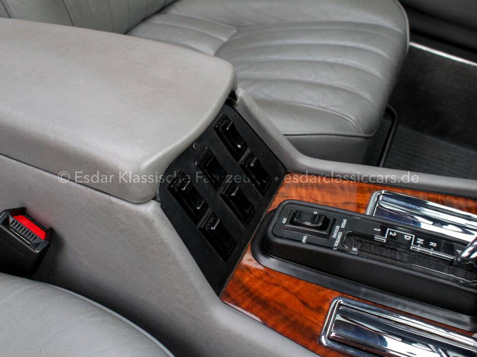 Immagine 17/46 di Jaguar XJ 12 (1986)