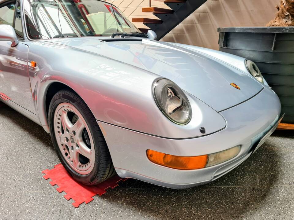 Immagine 6/34 di Porsche 911 Carrera (1996)