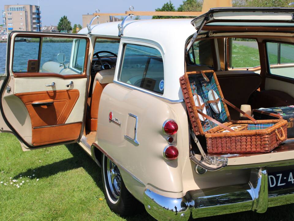 Image 13/29 of Buick 60 Century (1954)