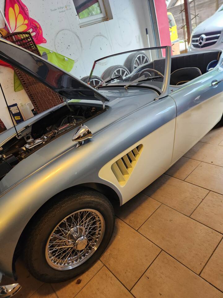 Image 3/9 of Austin-Healey 3000 Mk II (BT7) (1961)