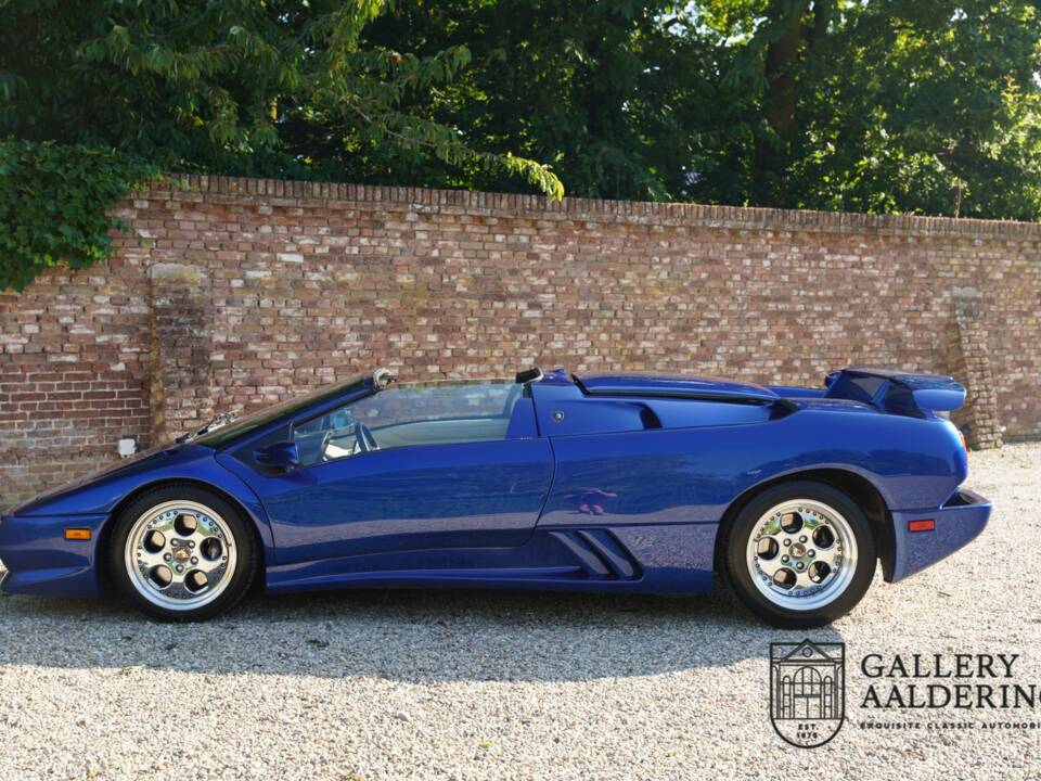 Image 31/50 of Lamborghini Diablo VT Roadster (1996)