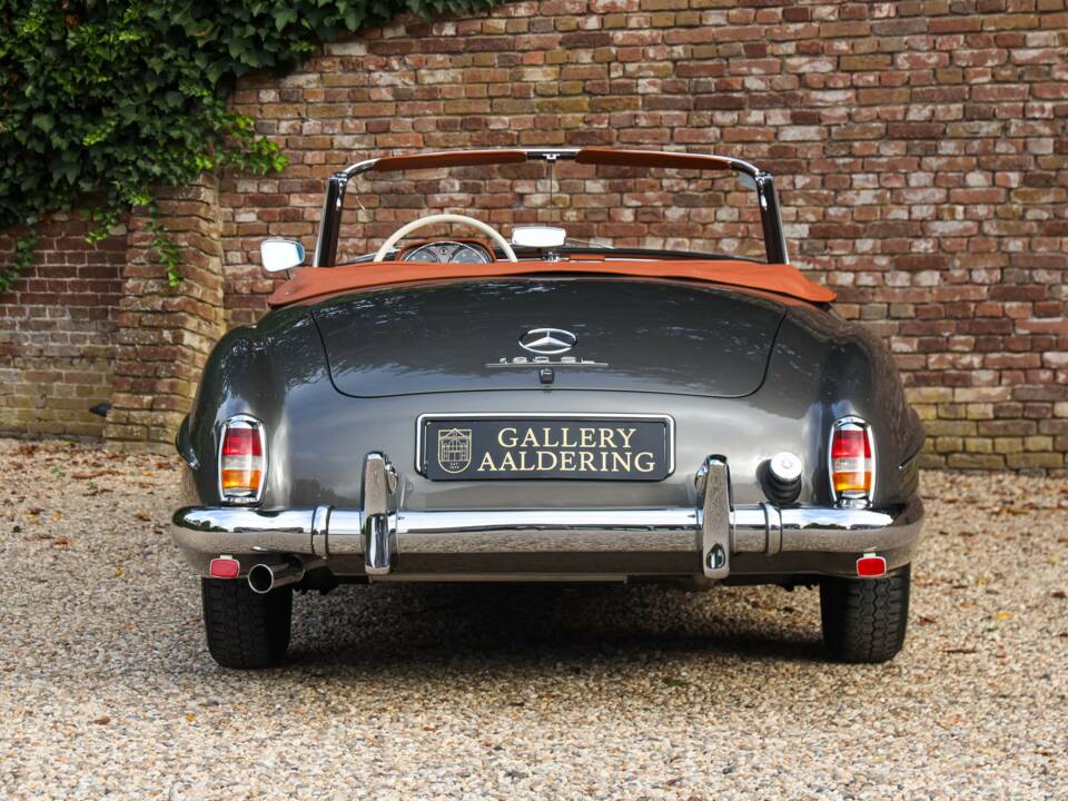 Image 37/50 of Mercedes-Benz 190 SL (1960)