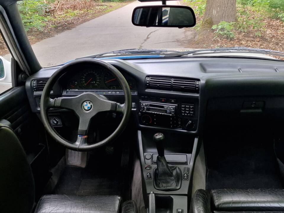 Image 15/70 of BMW M3 (1990)