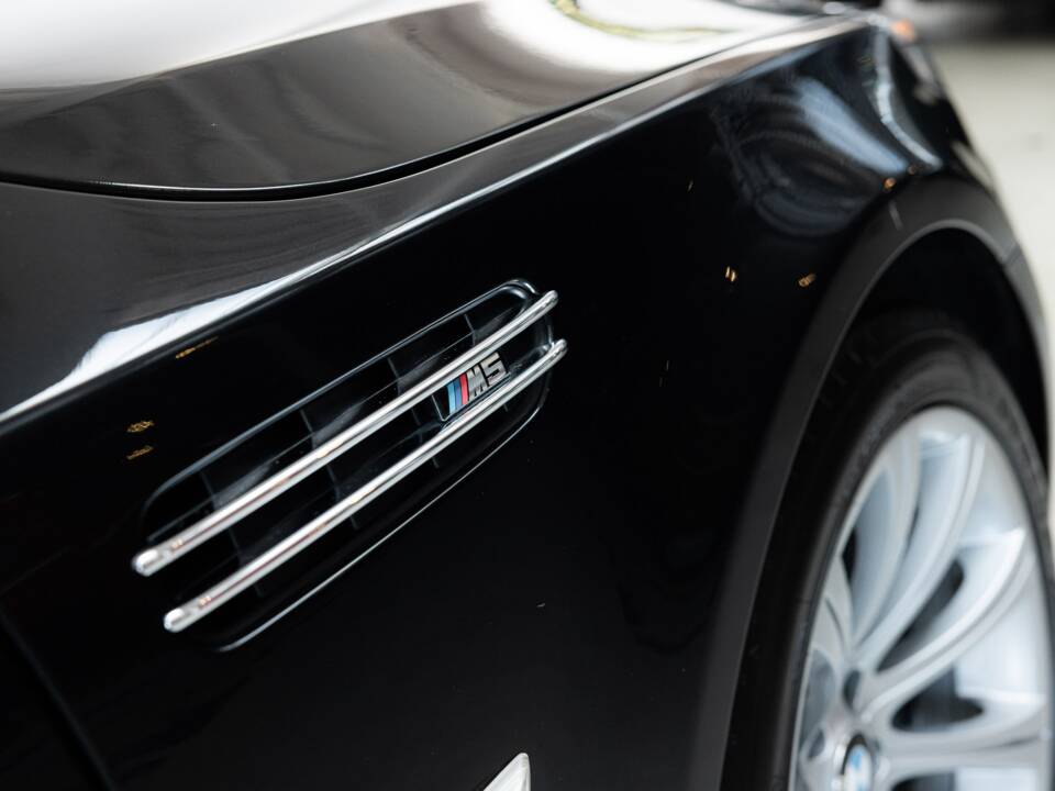 Bild 25/32 von BMW M5 Touring (2007)