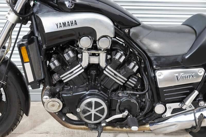 Image 14/37 of Yamaha V-Max 1200 (2000)