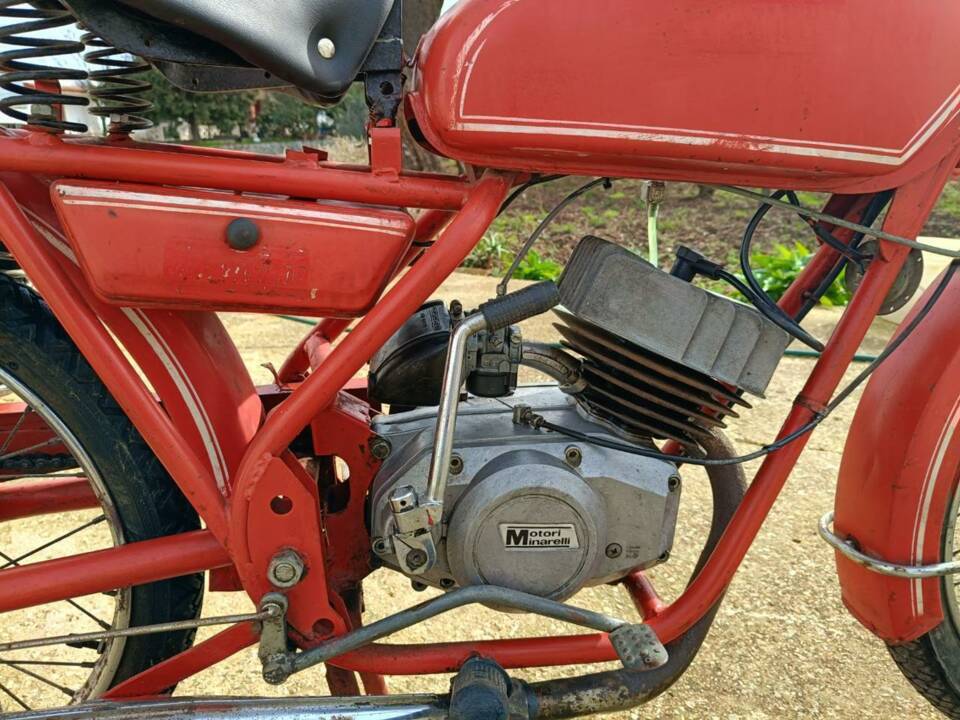 Afbeelding 24/35 van BM DUMMY (1979)